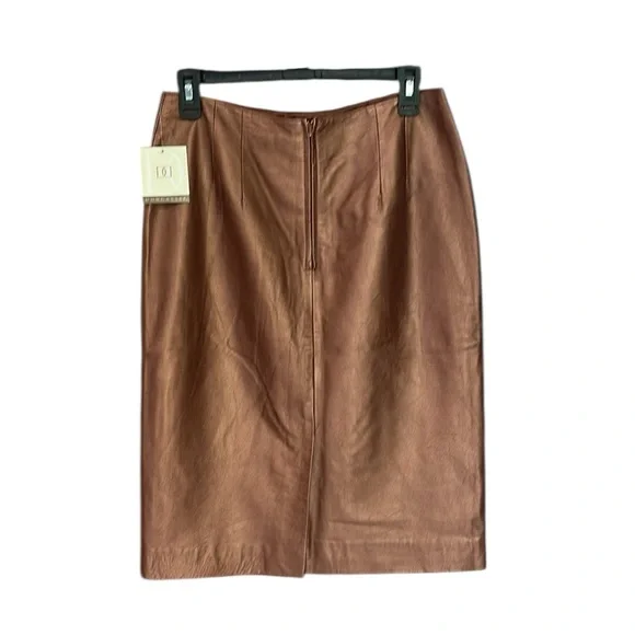 Doncaster supple leather pencil skirt wkick pleat– sz 6 – never worn – rose gold